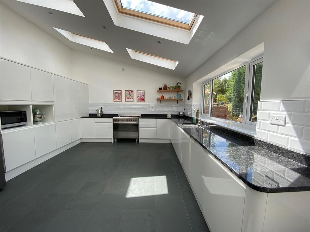Kitchen Area.jpg
