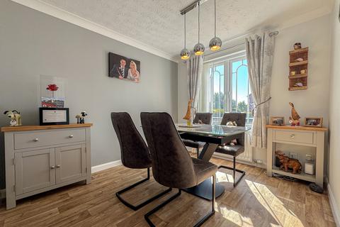 19 Bodmin Close, Belmont, Hereford, HR2 7ZB