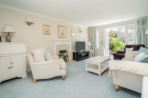 4 bedroom detached house for sale, Mavoncliff Drive, Tattenhoe, Milton Keynes MK4