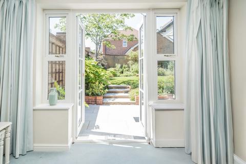4 bedroom detached house for sale, Mavoncliff Drive, Tattenhoe, Milton Keynes MK4