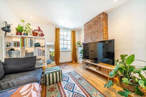 2 bedroom house to rent, May Road, Twickenham TW2