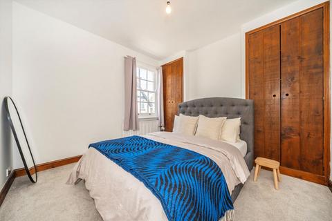 2 bedroom house to rent, May Road, Twickenham TW2