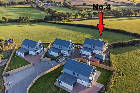 4 bedroom detached house for sale, Morchard Road, Crediton, Devon