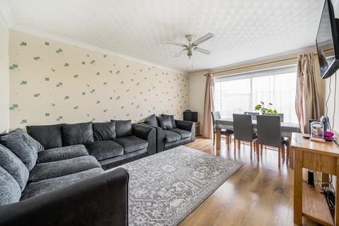 74 Cheviot Road, Slough, SL3 8UA