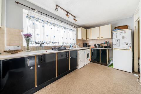 74 Cheviot Road, Slough, SL3 8UA