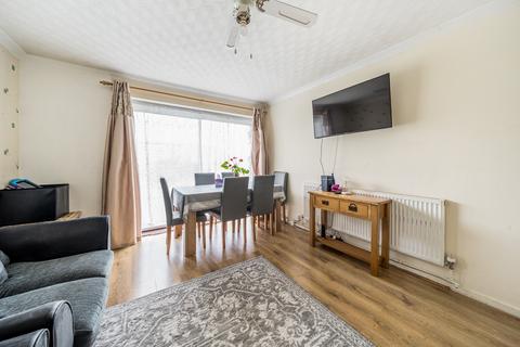 74 Cheviot Road, Slough, SL3 8UA