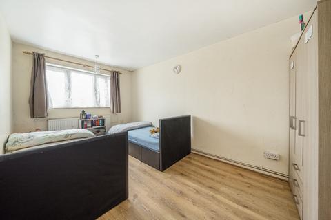 74 Cheviot Road, Slough, SL3 8UA