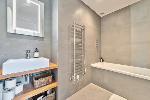 74 Mallard Place, Twickenham, TW1 4SR