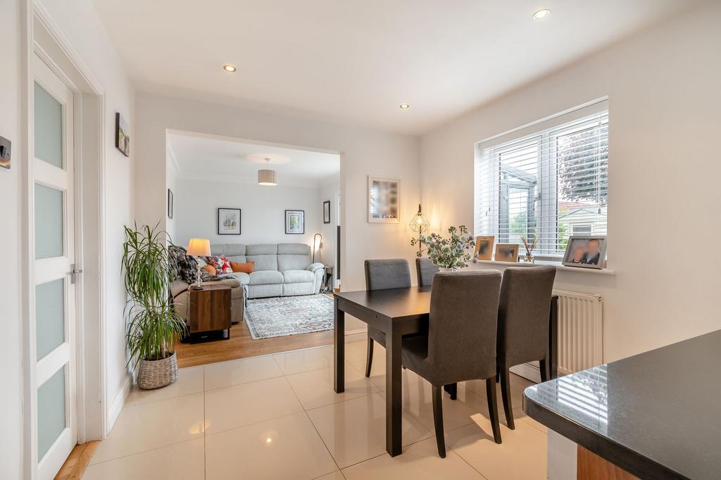 Kitchen / dining room