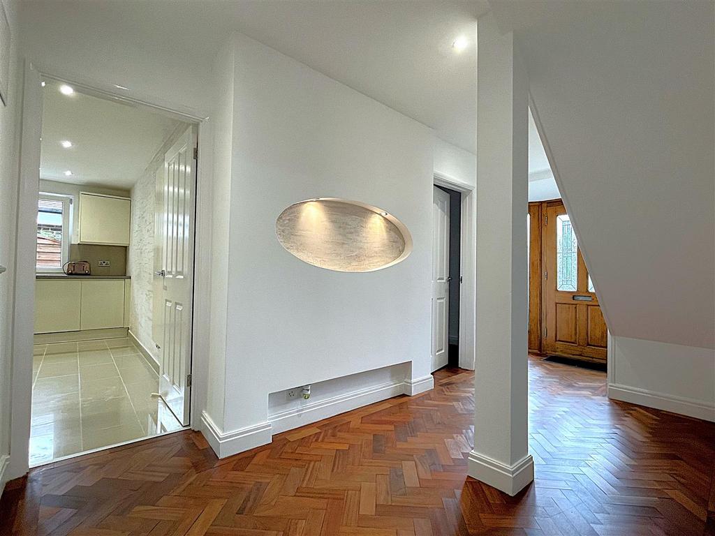 Hallway.jpg