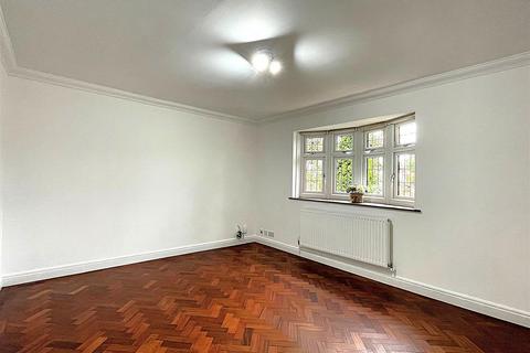 3 bedroom detached bungalow for sale, Ravensbourne Avenue, Shortlands, BR2