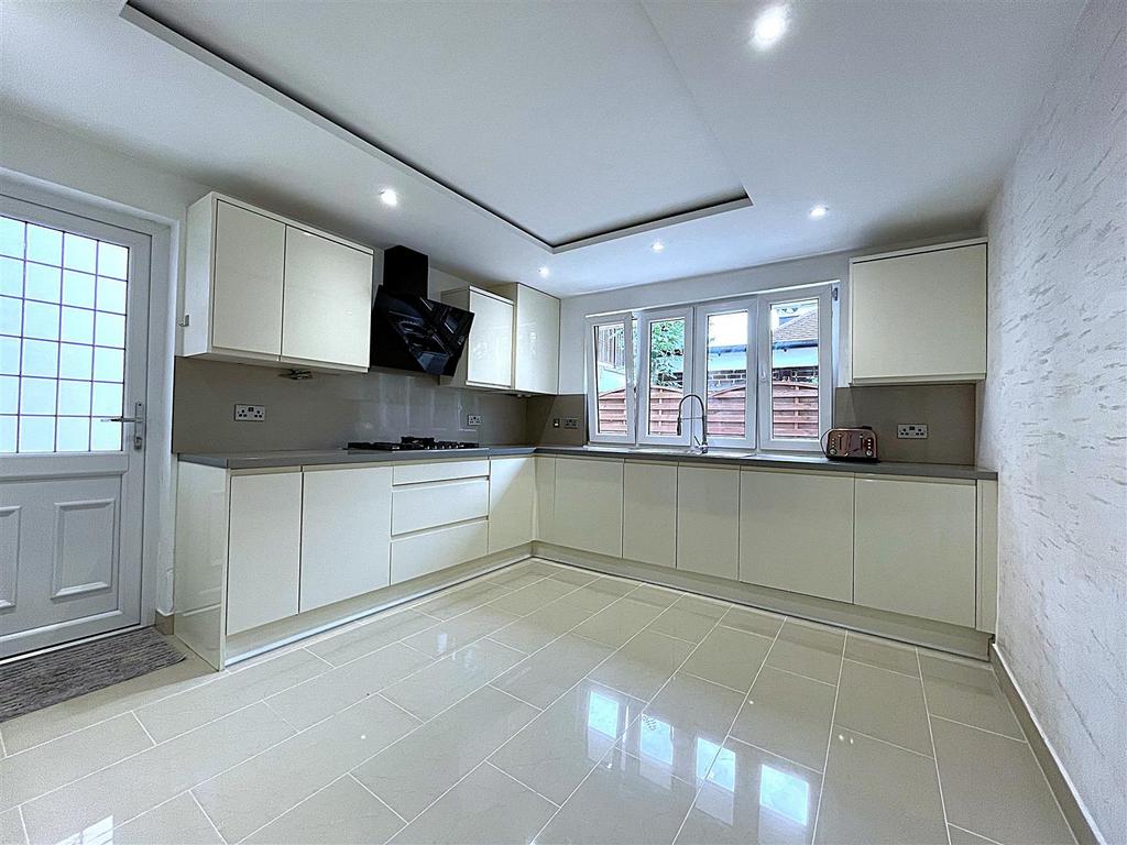 Kitchen.1.jpg