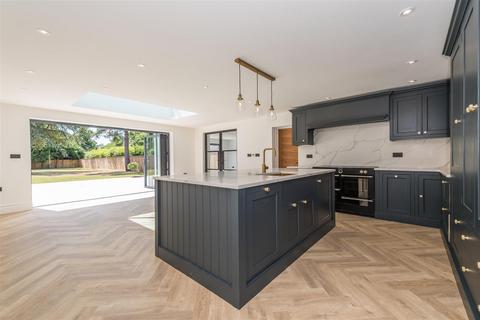5 bedroom detached house for sale, Kenney Close, Ipswich IP8