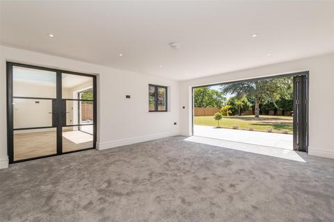 5 bedroom detached house for sale, Kenney Close, Ipswich IP8