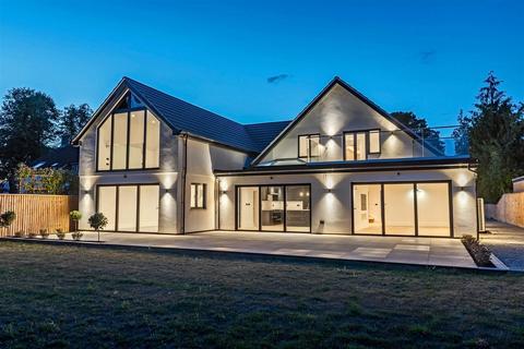 5 bedroom detached house for sale, Kenney Close, Ipswich IP8