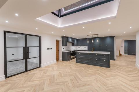 5 bedroom detached house for sale, Kenney Close, Ipswich IP8