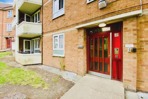 1 bedroom flat for sale, Gorseburn House, Aikman Avenue, New Parks, LE3