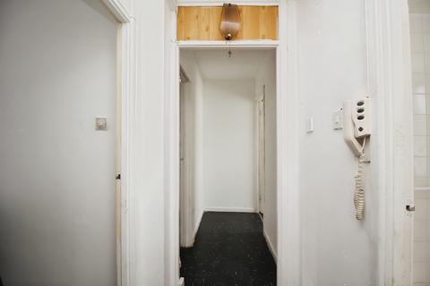 1 bedroom flat for sale, Gorseburn House, Aikman Avenue, New Parks, LE3