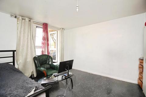 1 bedroom flat for sale, Gorseburn House, Aikman Avenue, New Parks, LE3