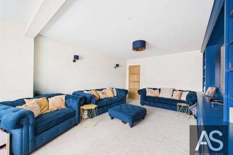 4 Downs View, Ninfield, Battle, TN33 9LF