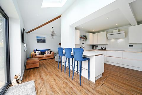 2 Birchen Close, Dronfield Woodhouse, Dronfield, S18 8ZD