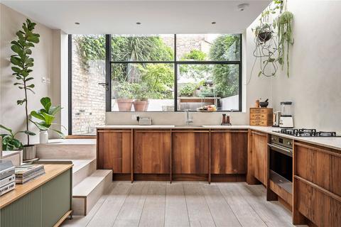 2 Albion Terrace, London, E8 4ER