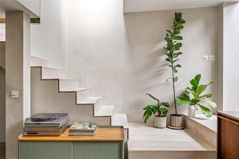 2 Albion Terrace, London, E8 4ER