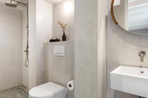 2 Albion Terrace, London, E8 4ER
