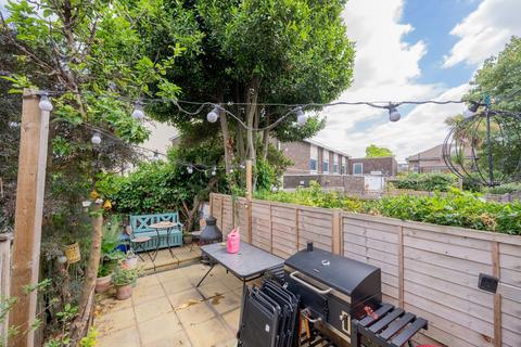 16 University Road, London, SW19 2BX