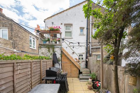 16 University Road, London, SW19 2BX