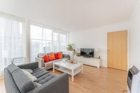 2 bedroom flat for sale, Boardwalk Place, Canary Wharf E14