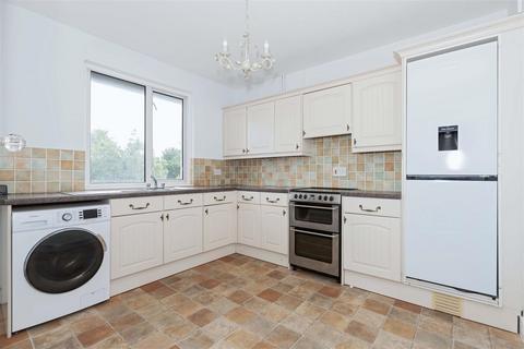 2 bedroom flat for sale, Grand Avenue, Worthing