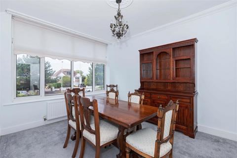 2 bedroom flat for sale, Grand Avenue, Worthing