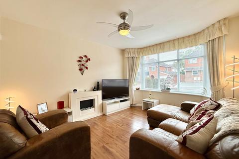 12 Chapel Fields Road, Solihull, B92 7RX