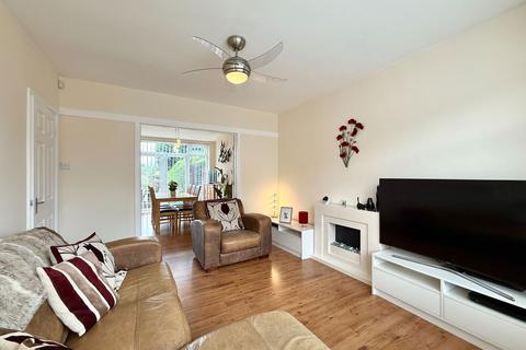 12 Chapel Fields Road, Solihull, B92 7RX
