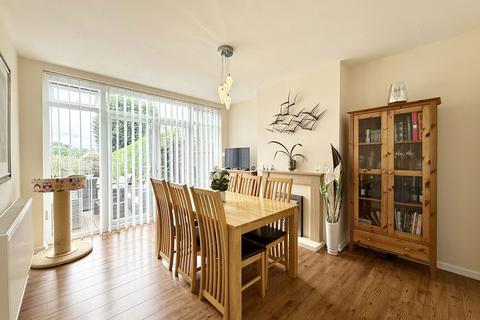 12 Chapel Fields Road, Solihull, B92 7RX