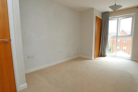 2 bedroom flat for sale, Avenel Way, Poole, BH15