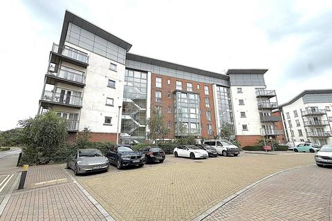 2 bedroom flat for sale, Avenel Way, Poole, BH15