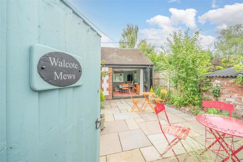 4 bedroom detached house for sale, High Street, Pembridge with annex