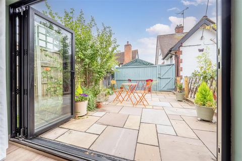 4 bedroom detached house for sale, High Street, Pembridge with annex