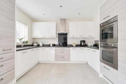 undefined, Roundway Rise, Calne