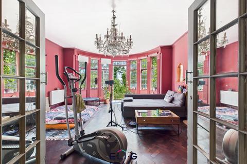 5 bedroom detached house for sale, Goodyers Gardens, NW4
