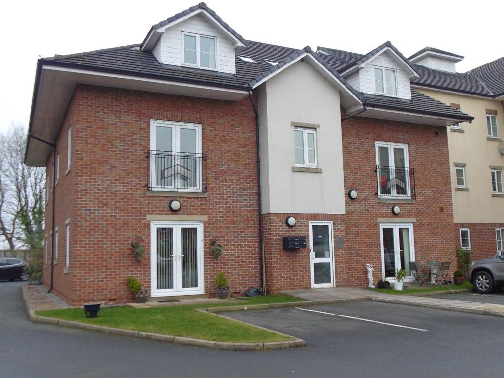 Flat 12 Badgers Rake Oldham Road... Studio - £995 pcm (£230 pw)