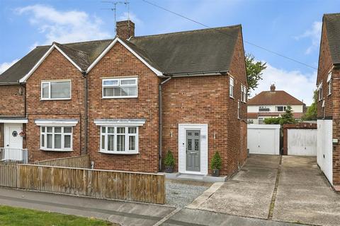 3 bedroom semi-detached house for sale, Malham Avenue, Hull