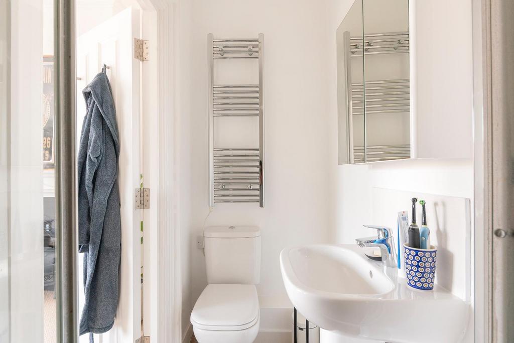 ERAUQSDNALTROP6 TALF5 - Ensuite A.jpg