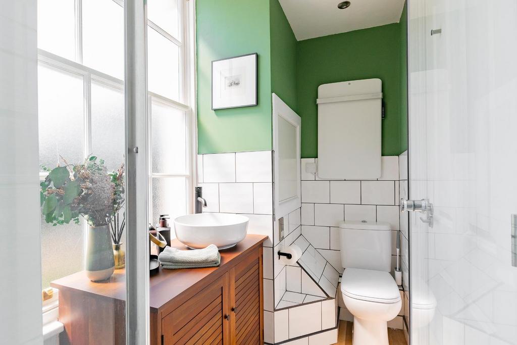 ERAUQSDNALTROP6 TALF5 - Bathroom A.jpg