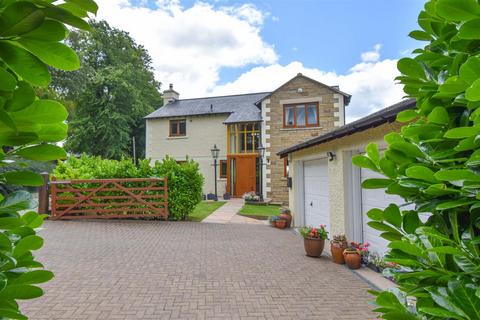 Douglas House Bongate, Appleby-in-westmorland, CA16 6HW