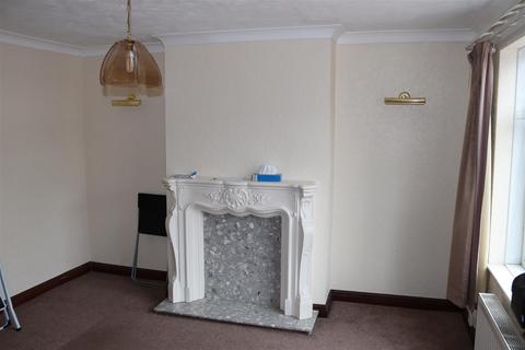 2 bedroom end of terrace house to rent, Dickinson Drive, Walsall