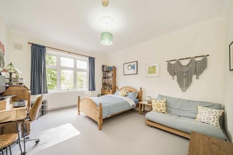 2 bedroom flat for sale, Chatsworth Road, London NW2