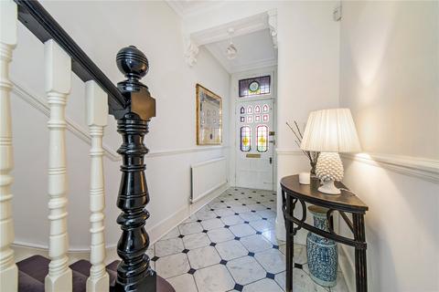 16 Leyborne Park, Richmond, TW9 3HA